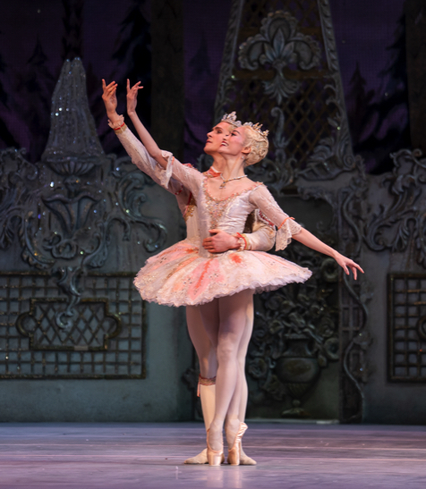 The Royal Ballet The Nutcracker Fumi Kaneko & William Bracewell in Sugar Plum Fairy pas de deux