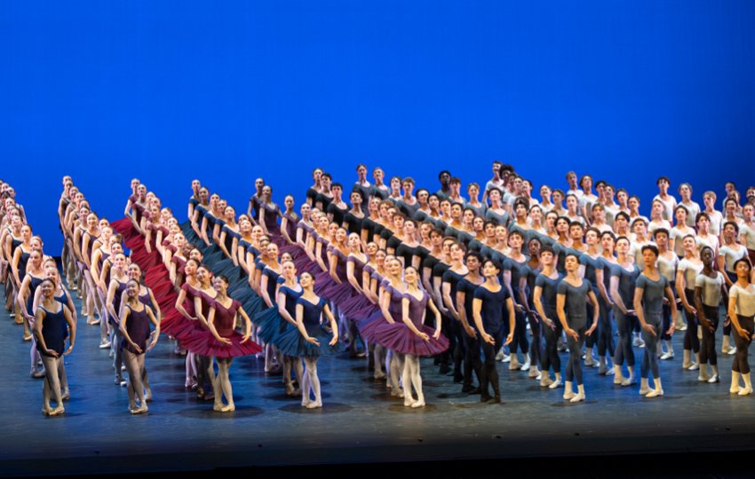 The massed ranks of The Royal Ballet Schools students in the Grand Defilé